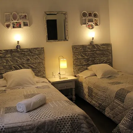 Oasis Backpackers'
