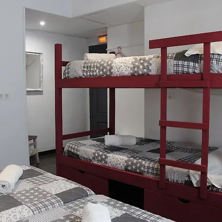 Oasis Backpackers' Hostal *