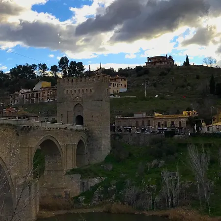 Hostal Oasis Backpackers' Toledo