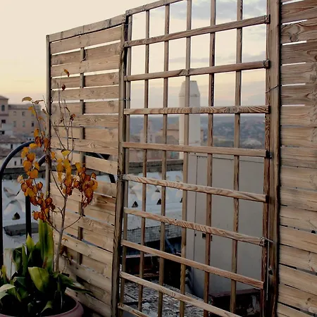 Oasis Backpackers' Hostal *
